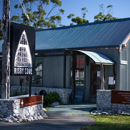 Risby Cove Boutique Hotel Strahan Exterior photo