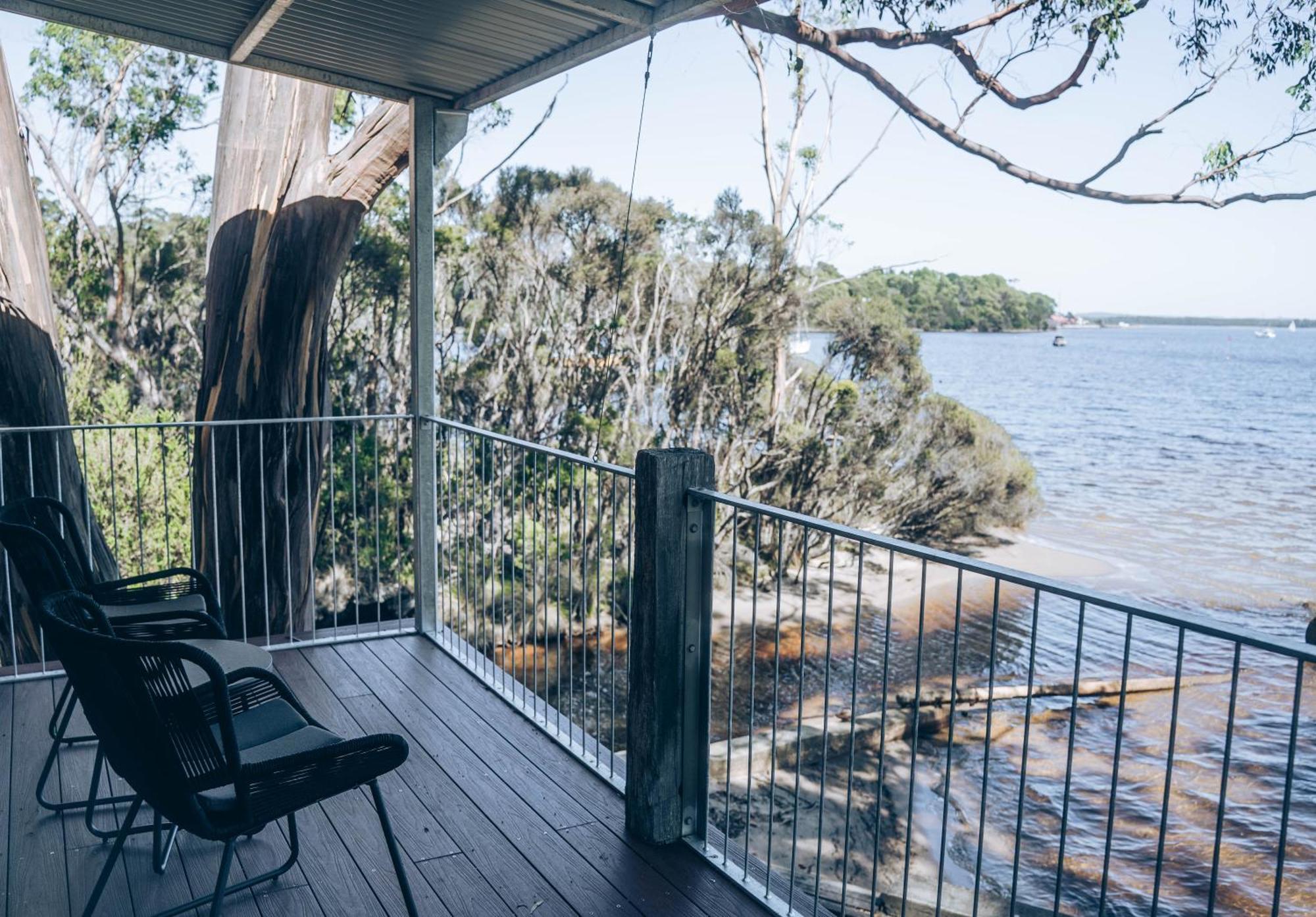 Risby Cove Boutique Hotel Strahan Exterior photo